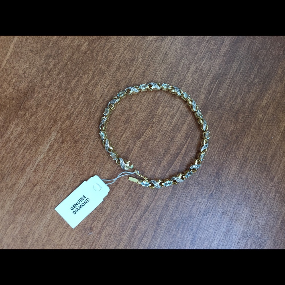 Diamond bracelet. Gold on sterling silver.